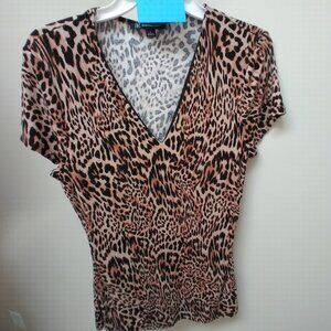 INC International Concepts Women's Ribbed V-Neck Top Leopard print